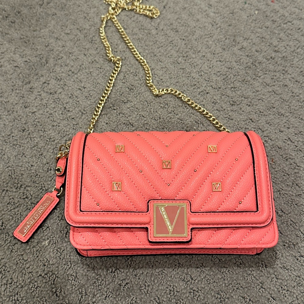 Woman’s Brand New Victoria’s Secret Purse